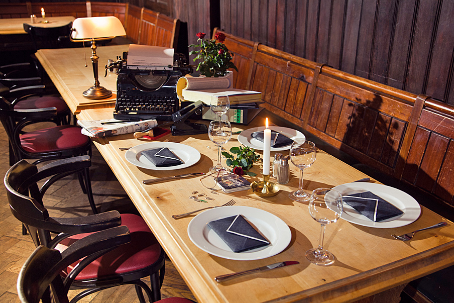 Das Geschäftsessen: vergessen Sie die Arbeit – es ist nur Dekoration!